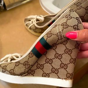 Gucci wedges authentic